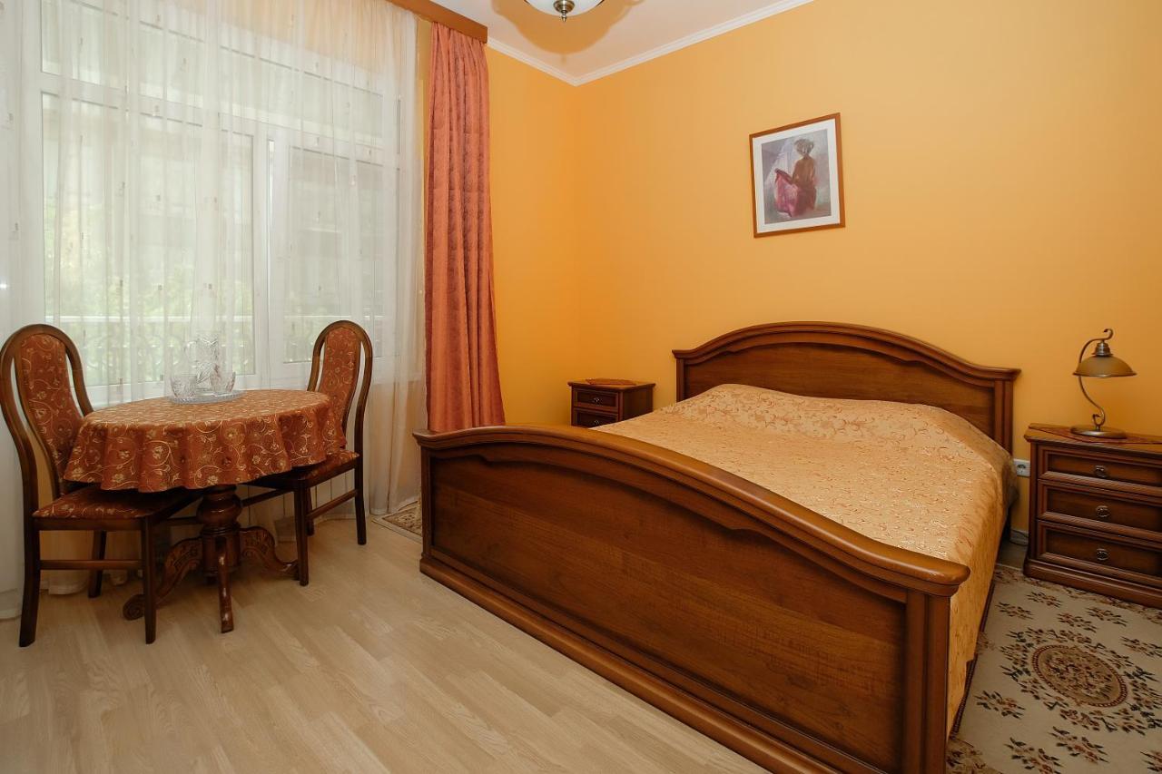 Lira Hotel Saratov Extérieur photo